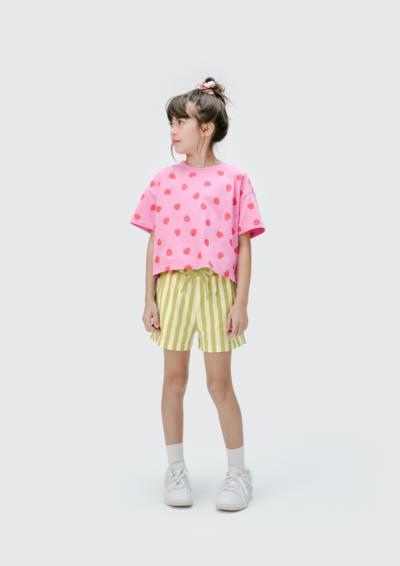 Blusa manga curta estampada com scrunchie.