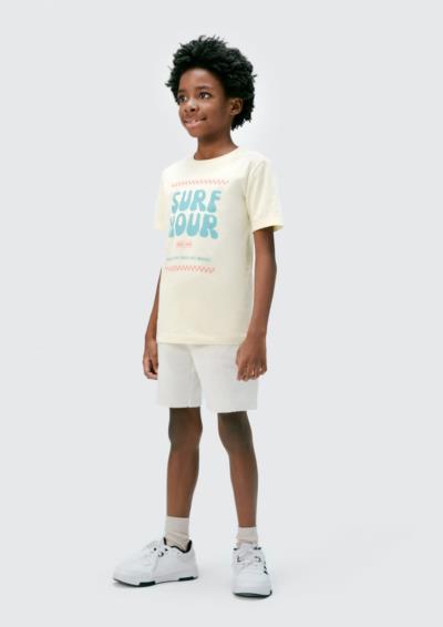 Camiseta manga curta.