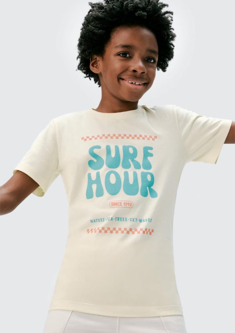 Camiseta manga curta.