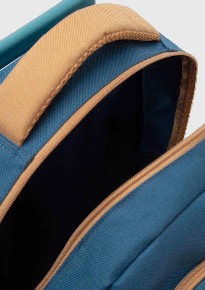 Mochila com rodinhas. 