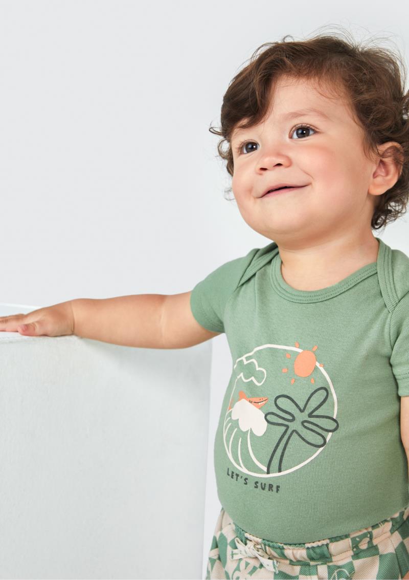 Conjunto. Malha. Body: Algodão. Shorts: Algodão + Elastano.